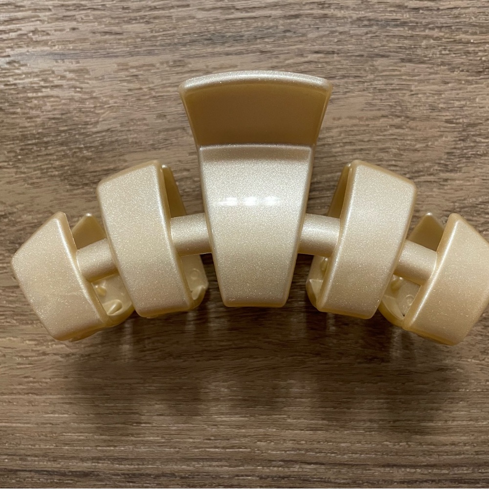 Teleties Large Pearlized Cream Hair Claw Clip